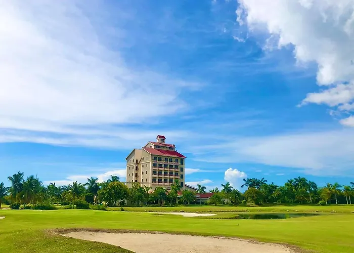 Queens Island Golf And Medellin