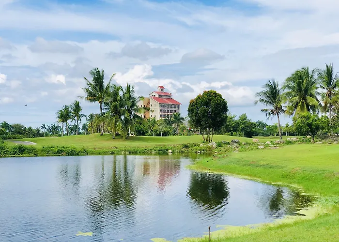 Queens Island Golf And 3* Medellin